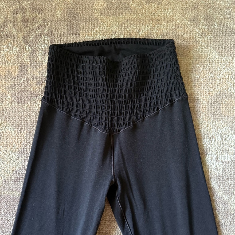 Offline by Aerie Super Flared Black Leggings XS NWOT - Picture 4 of 5